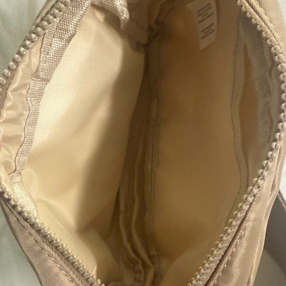 Chic Beige Crossbody Bag - Picture 3 of 4